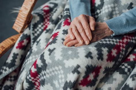 6 Perfectly Sized Lap Blankets For Elderly People – Graying With Grace