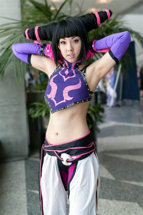 Fighting game cosplay gallery image #9