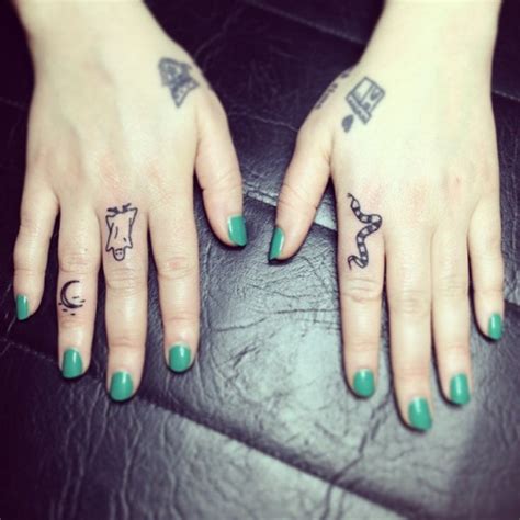 39 Lovely Moon Finger Tattoos - Finger Tattoo Designs