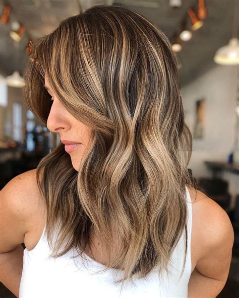 50 Stunning Medium Length Haircuts for a Beautiful Look