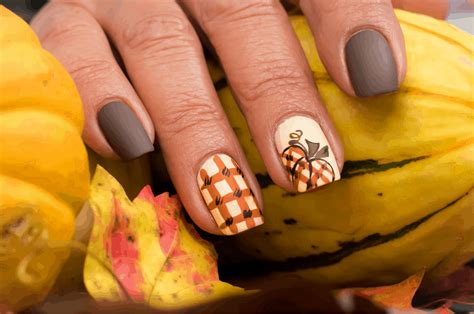 20 Cute Fall Nail Designs You Need To Try - Brighter Craft