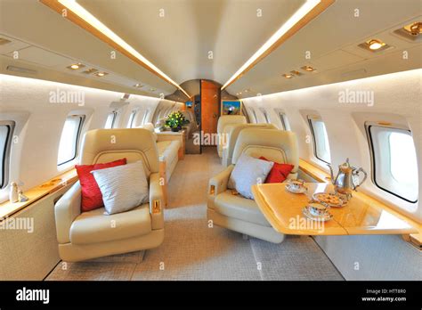 Bombardier challenger interior hi-res stock photography and images - Alamy