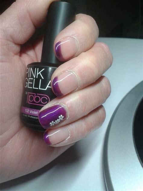 Met de kleur 132 violet purple :) Purple Gel Nails, Gel Nail Polish Colors, Gel Polish, Nail ...