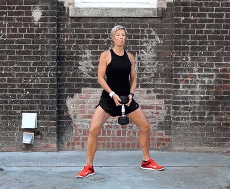 Steal This Leg Workout From Carrie Underwood's Trainer - mindbodygreen.com 12 Minute Workout ...