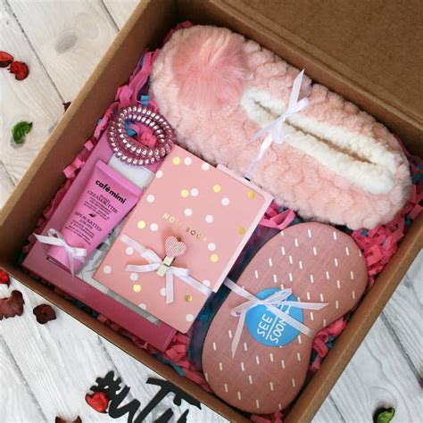Gefällt 18 Mal, 5 Kommentare - UtiPutiBox подарки (@utiputibox) auf Instagram: „LadyBox#4 - это ...