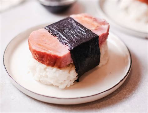 Easy Hawaiian Spam Musubi Recipe - Rice Cooker Guy