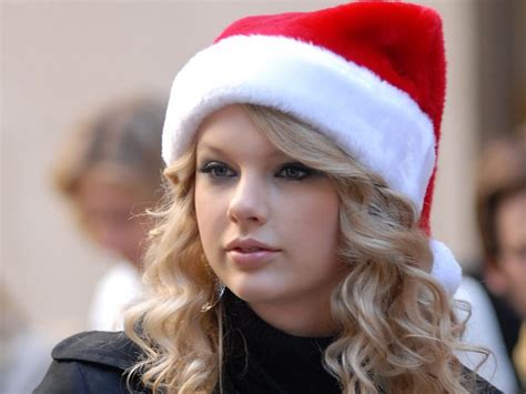 Taylor Swift With Christmas Hat, christmas, actress, taylor, blonde, swift, sweet, HD wallpaper ...