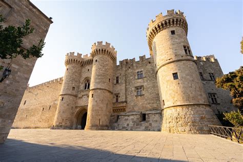 A tour of the medieval Old Town of Rhodes | Discover Greece