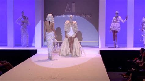 Accademia Italiana - Aprile 2013 - Sfilata di moda / Fashion Show (3) - YouTube