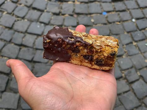 Cereal bar with chocolate and raisins - Creative Commons Bilder