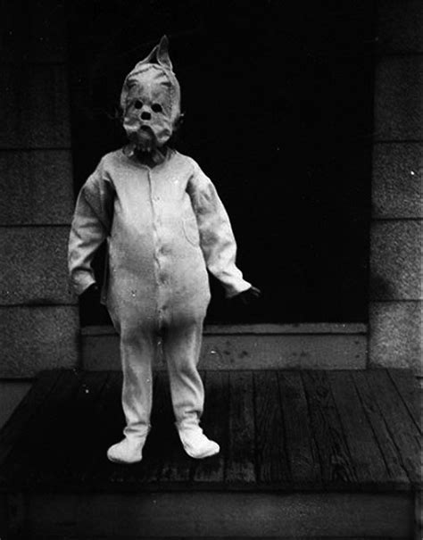 24 Creepy Vintage Photos That Will Haunt Your Dreams - Cabinet of Curiosities