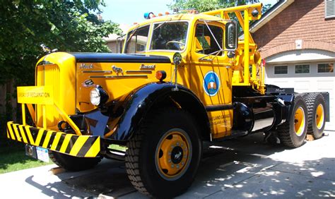 Eye Candy: 1950 Mack truck - WHEELS.ca