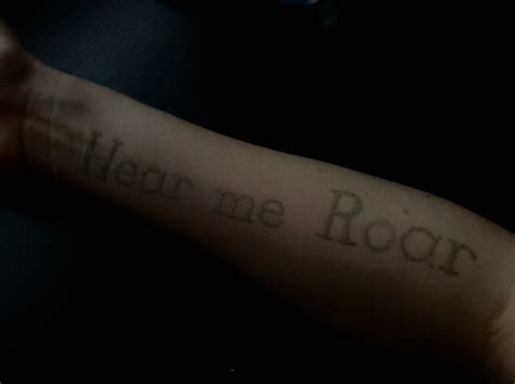 Golden "Hear me Roar" tattoo (done with makeup though) Roar, Tattoo ...