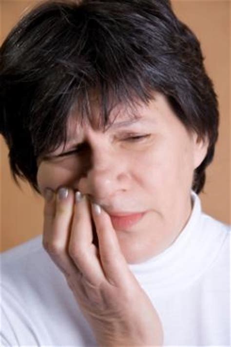 Cloves for Toothache | LoveToKnow Health & Wellness