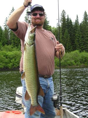 Maine hunting and fishing photos - muskellungefihsing