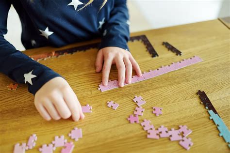 7 Tips for Solving Jigsaw Puzzles - Jigsaw Puzzle Guru