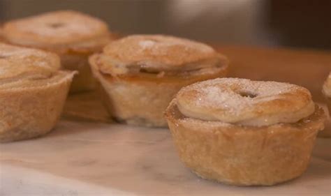 Recipe: Make Paul Hollywood's 'fantastic' individual apple pies | Express.co.uk