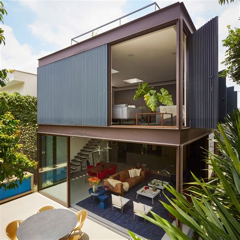 Sliding and pivoting walls open up Box House in São Paulo by FCstudio ...