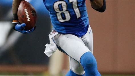 VIDEO: Calvin Johnson breaks NFL receiving record - Pride Of Detroit