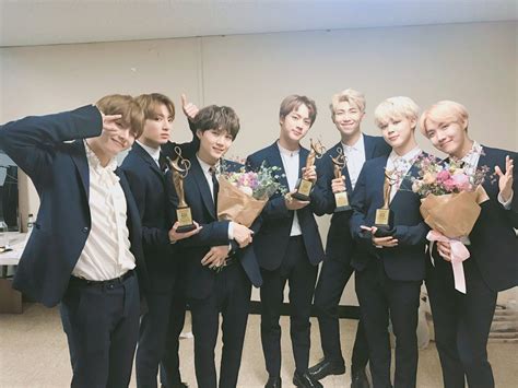 BTS Takes Home 4 Awards Including Best Album Award For “WINGS” At The ...