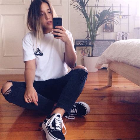 Black and white outfit + black and white Old Skools. Girls Spring ...