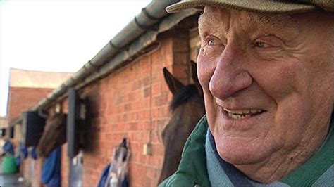 BBC Sport - Horse Racing - Ginger McCain: Tribute to Red Rum trainer