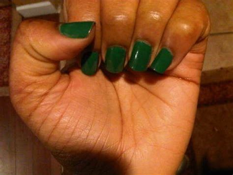 green nail polish black woman - Google Search | Nail colors, Colors for dark skin, Dark green nails