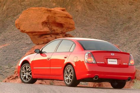 The Short-Lived Nissan Altima SE-R Tried To Be A Family Sedan And A Sports Car: Holy Grails ...