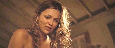 Lili Simmons as Samantha O’Dwyer in Bone Tomahawk (2015) | Once Upon a Time in a Western