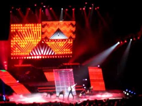 Usher OMG Tour 2010 - OMG - Live - YouTube