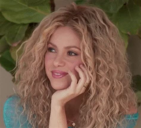 Enamoradamente bella ♥ Shakira, Judging People, Womens Health Magazine, Wine Drinks, Giphy ...