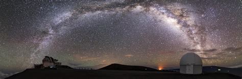 Night Sky from the Summit of Mauna Kea, HI. The orange glow is the Puʻu ʻŌʻō lava flow! [OC ...