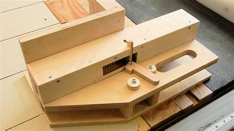 How To Make An Advanced Box Joint Jig - IBUILDIT.CA