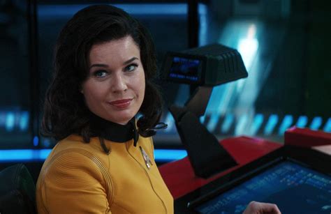 Rebecca Romijn: From Most Wanted to First Officer, she's No. 1 - Lovarzi Blog | Star trek ...