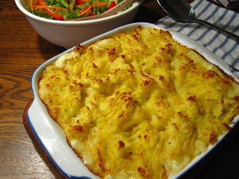 Lovely Wee Days: dinner date - smoked fish pie