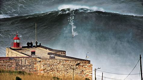 Surf Blog - Legendary surf spot Nazaré - the biggest wave ever surfed.