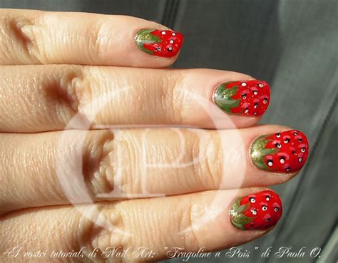 I vostri tutorial di Nail Art: “Fragolina a pois” di Paola O. - Nail Art SOFFIO DI DEA