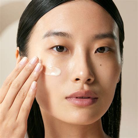 Skincare: Crème Ancienne White Truffle Face Serum, 30ml | FRESH UK Beauty
