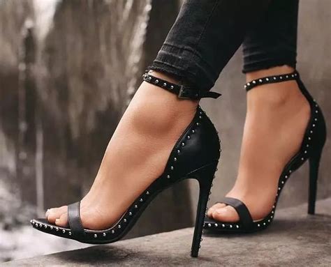 Revealing What Are The Latest Fashion Trends For Women | Heels, Fashion ...