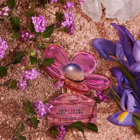 The Best Floral Perfumes For Spring 2023 All Have A Dreamy Twist