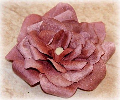 Coffee Filter Rose 2 ways. Coffee Filter Projects, Coffee Filter Crafts, Faux Flowers, Diy ...