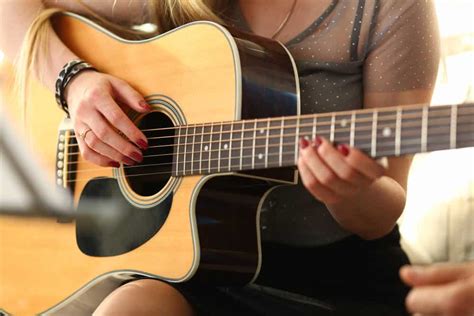 15 Websites To Learn Guitar Technique Lessons Online (Free And Paid) - CMUSE