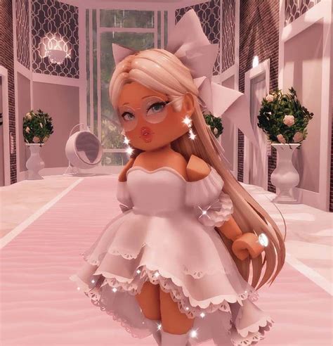 15 Girly Roblox Royale High Outfits - Mom's Got the Stuff