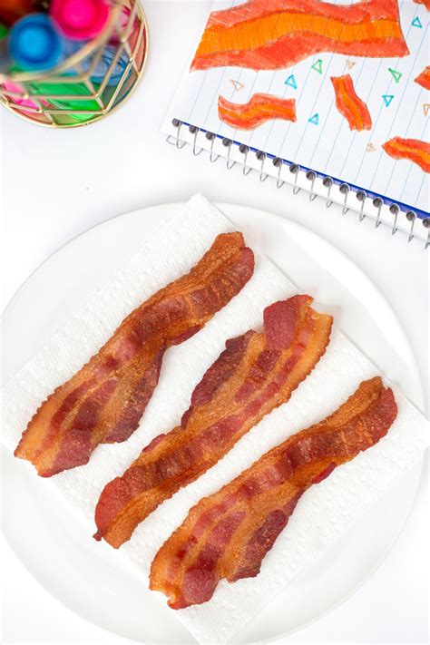 Microwave Bacon (Easy Dorm Food!) - Dorm Room Cook