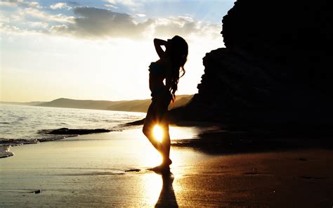 Beach sunset girl silhouette wallpaper | 2560x1600 | #29260