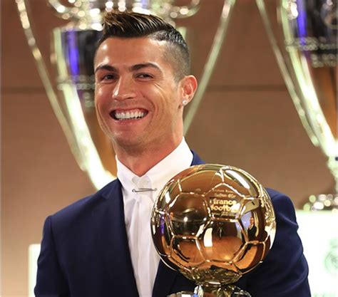 Oficial: Cristiano Ronaldo se lleva el Balón de Oro 2016 - Sopitas.com