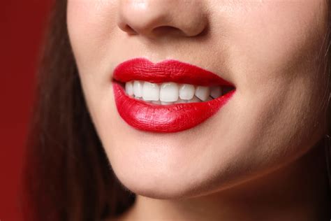 Fake Vampire Teeth: How To Make A Dental Trend Permanent