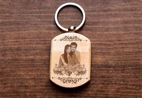 Wooden engraved photo key chains in Mumbai | Personalized Keyrings