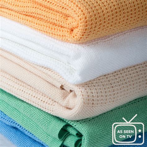 Polyester coloured cellular blankets for single beds - Interweave