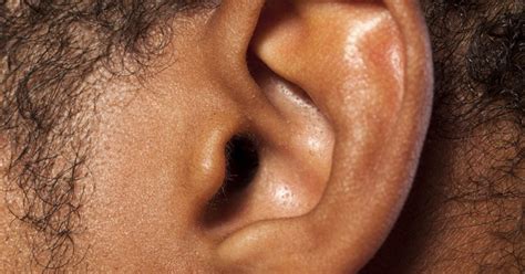 Bug in ear: Symptoms and how to get it out